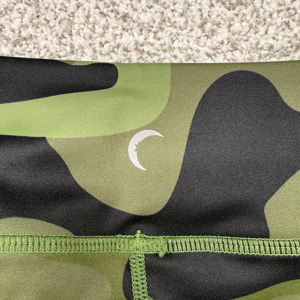 Womens ZYIA Active Green Black Camouflage Light n Tight Pocket Hustle Shorts XXL - Picture 3 of 7